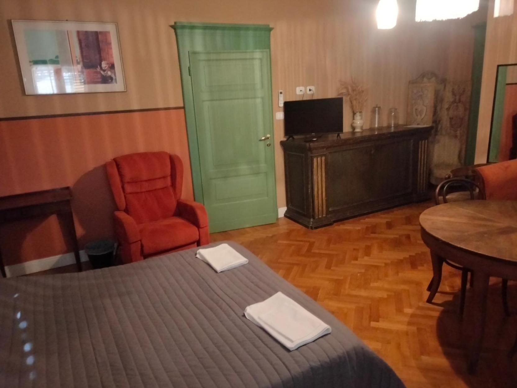 San Petronio Room And Suite Rooms - By Bolognacentro Luxuryh Extérieur photo