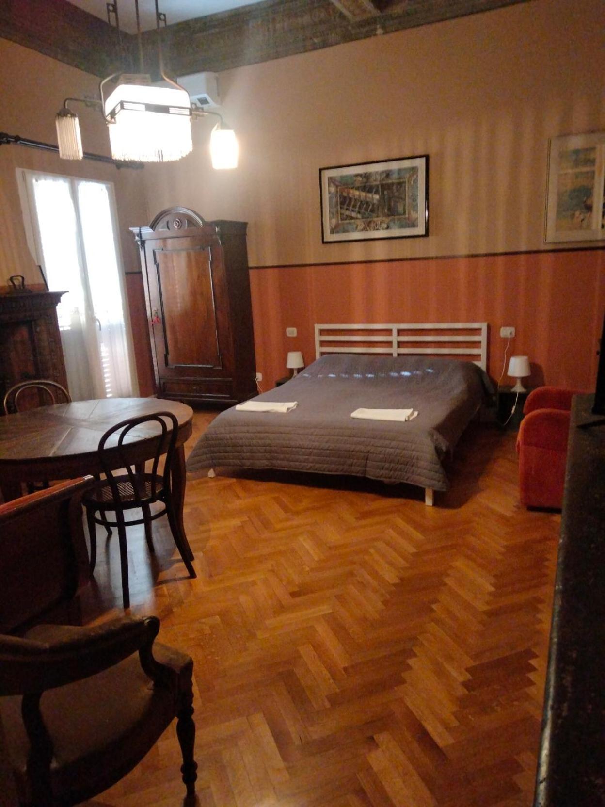 San Petronio Room And Suite Rooms - By Bolognacentro Luxuryh Extérieur photo